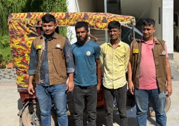 নরসিংদীতে চোরাই অটোরিকশাসহ দুই চোর গ্রেফতার